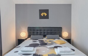 6 chambres, fer et planche à repasser, lit parapluie, Wi-Fi gratuit