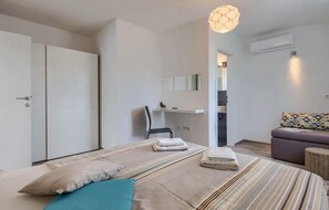 6 bedrooms, iron/ironing board, travel cot, free WiFi