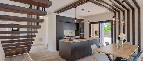 Fridge, microwave, oven, dishwasher