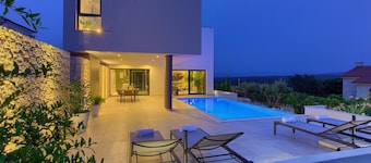 Beautiful home in Vrh with sauna