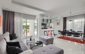 Smart TV, stereo - Gorgeous home in Rovinj with sauna (Rovinj)