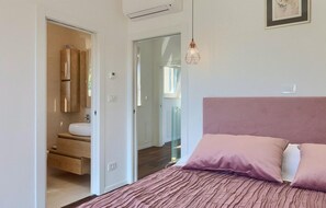 3 slaapkamers, een strijkplank/strijkijzer, reisbedje, gratis wifi