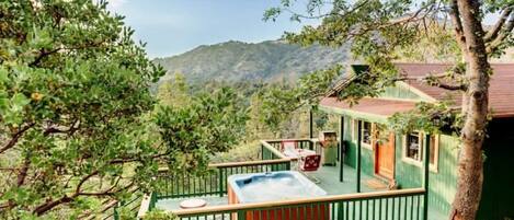 Tina de hidromasaje al aire libre