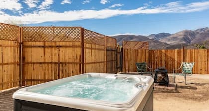 Star Catcher Cottage: A Borrego Mid-Century Modern Retreat