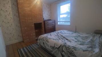 1 bedroom, in-room safe, iron/ironing board, free WiFi