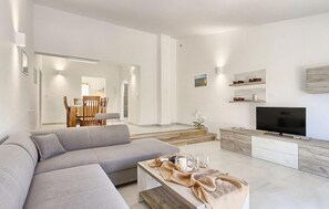TV - Gorgeous home in Pula (Pula)