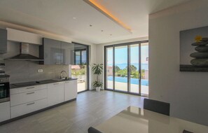 Fridge, microwave, oven, stovetop - Stunning home in Kostrena with sauna (Kostrena)