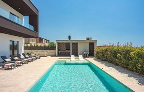 A heated pool - Beautiful home in Pula (Pula)