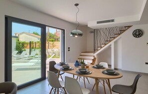 Dining - Beautiful home in Pula (Pula)