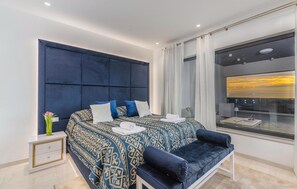 5 bedrooms, iron/ironing board, travel cot, free WiFi