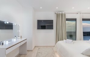 5 chambres, fer et planche à repasser, lit parapluie, Wi-Fi gratuit