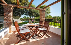 Outdoor dining - Lovely home in Rovinj (Rovinj)