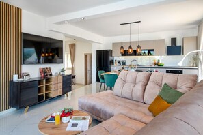 TV, fireplace - Stunning home in Sibenik (Sibenik)