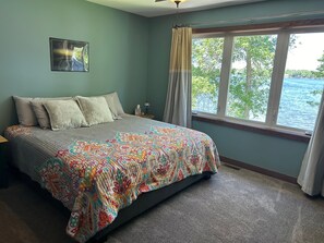 5 bedrooms, desk, free WiFi, bed sheets