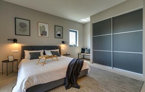 4 bedrooms, iron/ironing board, travel cot, free WiFi - Stunning home in Porec (Porec)