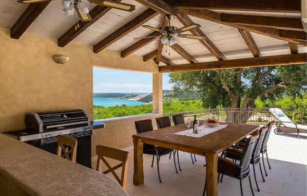 Outdoor dining - Lovely home in Labin - Rabac (Labin - Rabac)