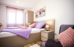 3 Schlafzimmer, Bügeleisen/Bügelbrett, Reisekinderbett, kostenloses WLAN