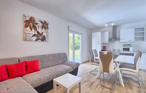 TV - Gorgeous home in Pula (Pula)
