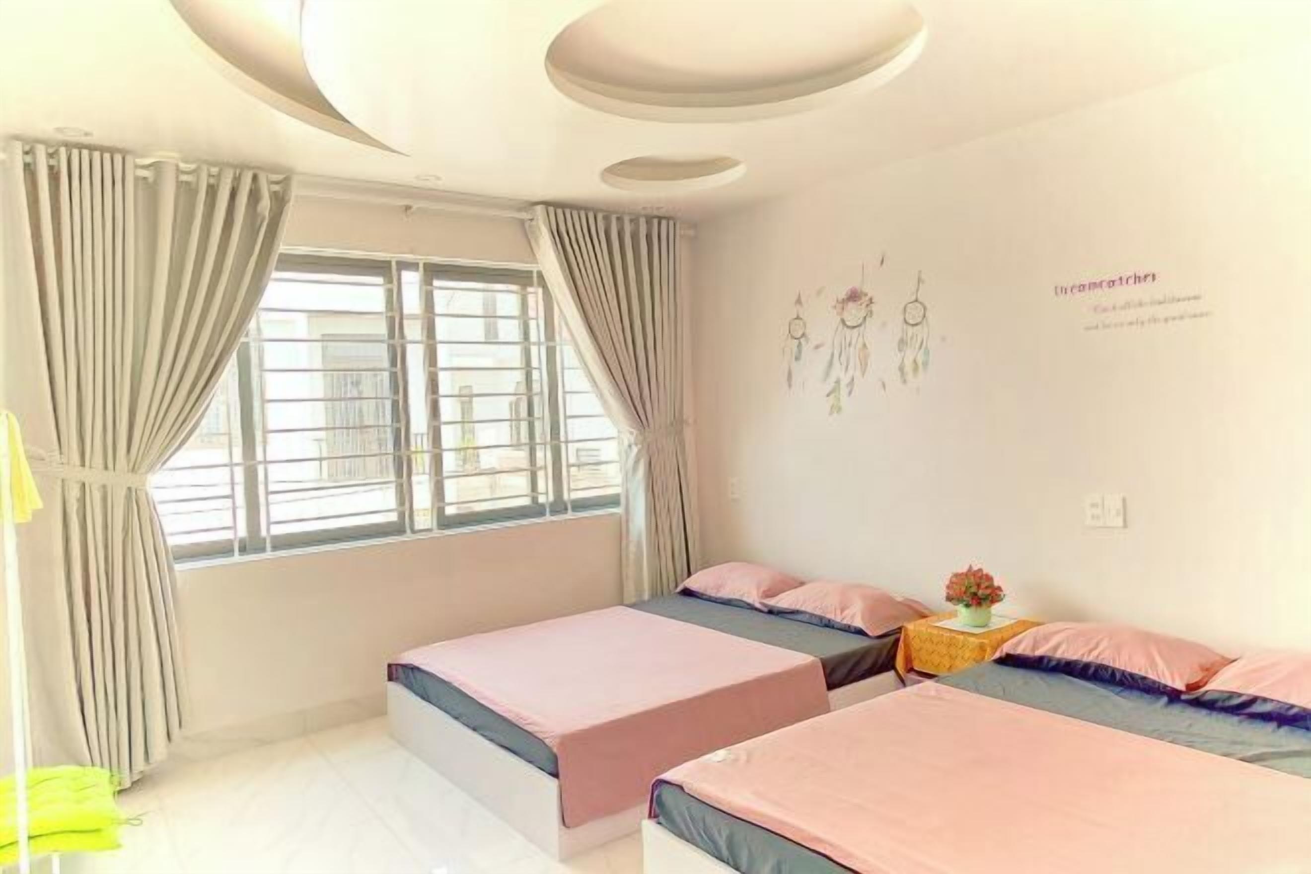 Individuelt dekorert, individuelt innredet, skrivebord og lydisolert