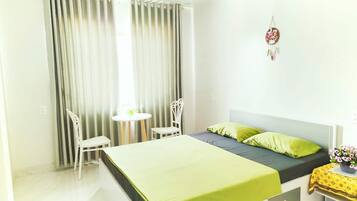 City Double Room | Desk, soundproofing, iron/ironing board (on request), WiFi (free)