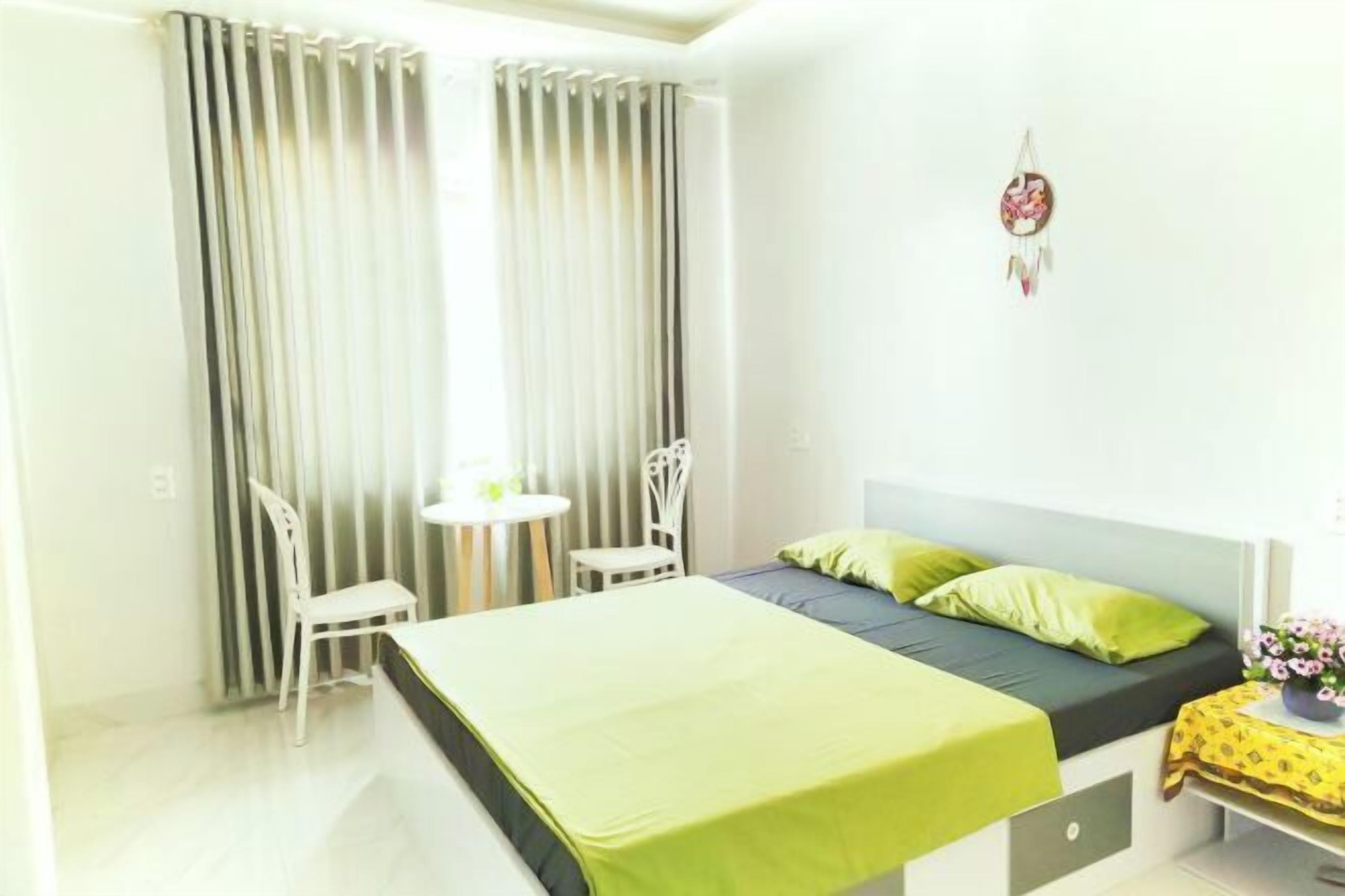 Individuelt dekorert, individuelt innredet, skrivebord og lydisolert