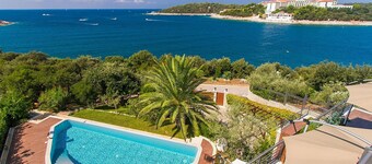 Beautiful home in Pula