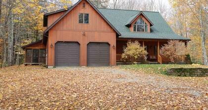 Spacious 3-Bedroom Chalet, Just Minutes from Jay Peak Ski Resort