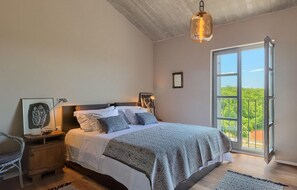 3 soverom, strykejern/-brett, reiseseng for barn og wi-fi (inkludert)