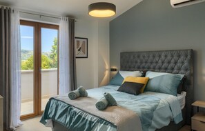 3 bedrooms, iron/ironing board, travel cot, free WiFi - Cozy home in Labin - Rabac (Labin - Rabac)