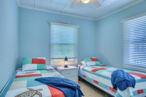 3 chambres, fer et planche à repasser, Wi-Fi gratuit, draps fournis
