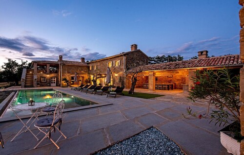 Awesome home in Buzet