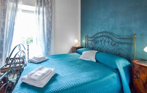 4 bedrooms, travel crib, free WiFi, bed sheets