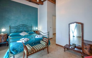 4 bedrooms, travel crib, free WiFi, bed sheets