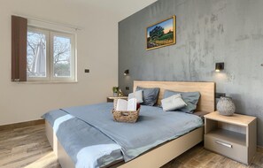 3 soverom, strykejern/-brett, reiseseng for barn og wi-fi (inkludert)