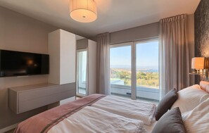 4 bedrooms, iron/ironing board, travel cot, free WiFi