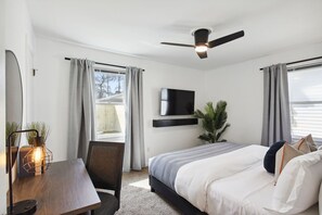 3 habitaciones, tabla de planchar con plancha, wifi y ropa de cama 