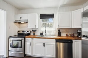 Refrigerador, microondas, horno, lavavajillas