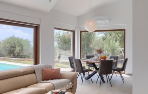 TV - Awesome home in Marcana (Marcana)