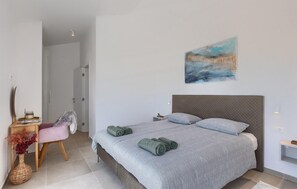 2 chambres, fer et planche à repasser, lit parapluie, Wi-Fi gratuit