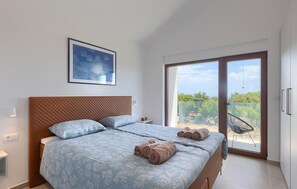 2 chambres, fer et planche à repasser, lit parapluie, Wi-Fi gratuit