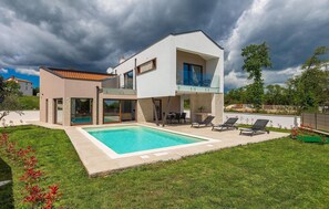 Pool - Awesome home in Marcana (Marcana)