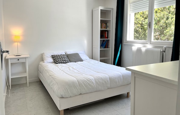2 bedrooms, desk, free WiFi, bed sheets