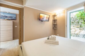 2 bedrooms, Internet, bed sheets