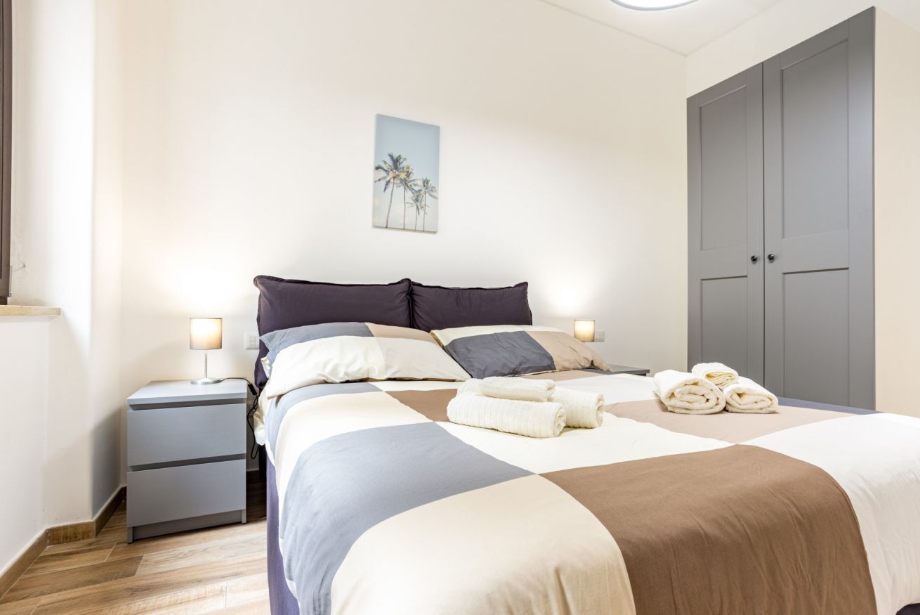 2 chambres, fer et planche à repasser