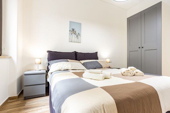 2 bedrooms, iron/ironing board