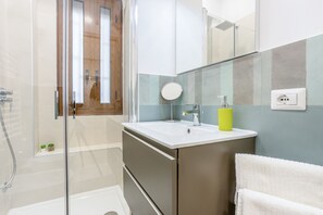 Douche, bidet