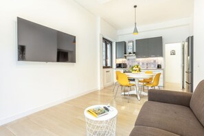 Living area - GuestHost - Vomero Deluxe Paris with terrace (Napoli)