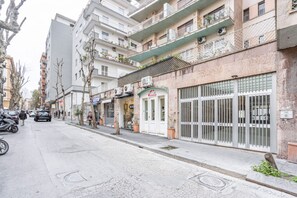 Exterior - GuestHost - Vomero Deluxe Paris with terrace (Napoli)