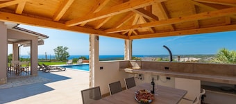 Awesome home in Labin - Rabac