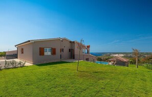 Exterior - Awesome home in Labin - Rabac (Labin - Rabac)